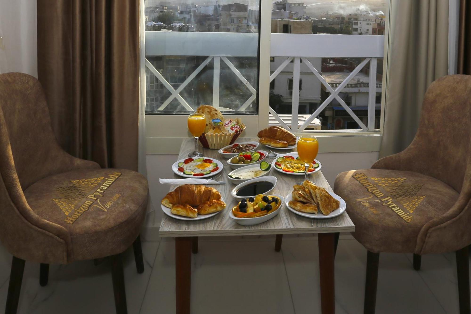 Horizon Pyramids View Inn Kafret el-Gabal Kültér fotó