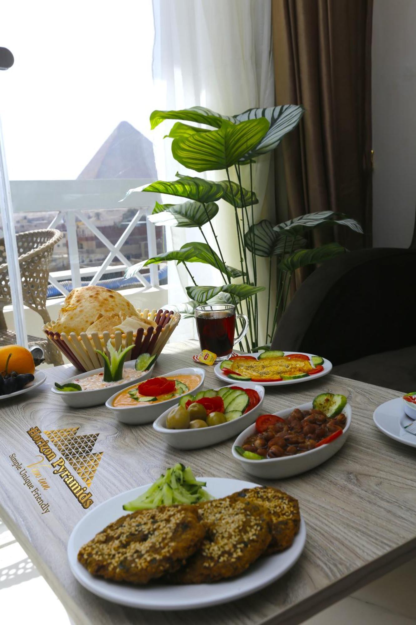 Horizon Pyramids View Inn Kafret el-Gabal Kültér fotó